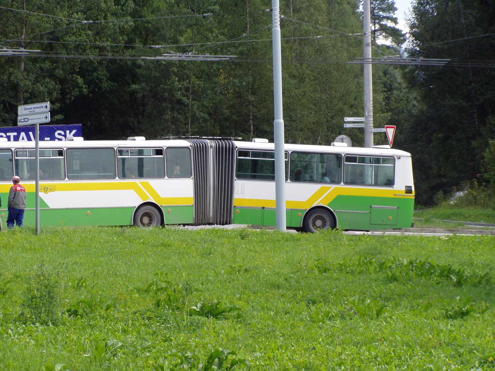 autobus113 na L.13.JPG